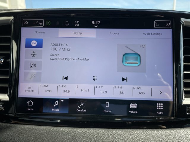 Used 2024 Chrysler Pacifica Touring-L FWD image 18