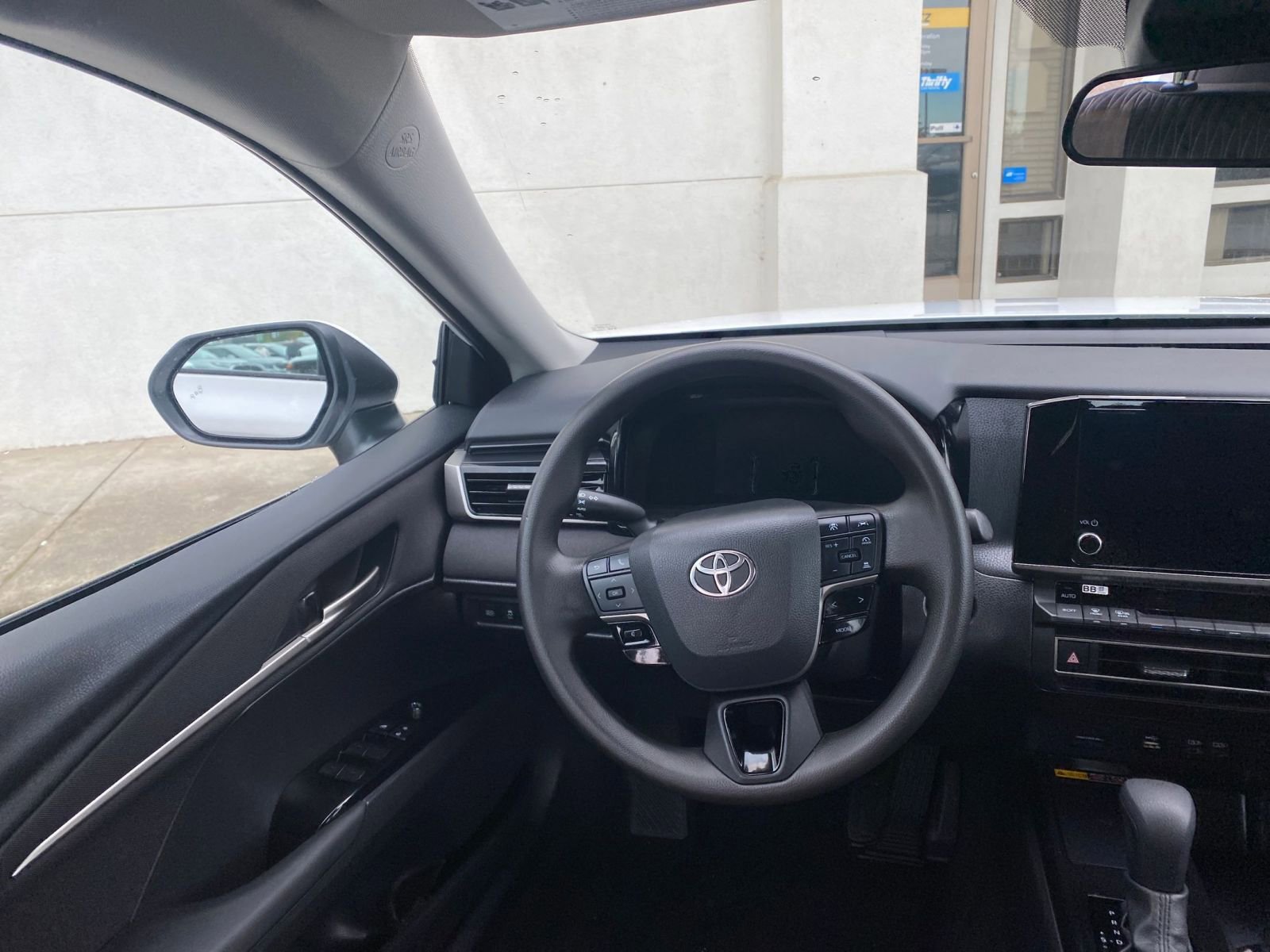 Used 2025 Toyota Camry LE image 34