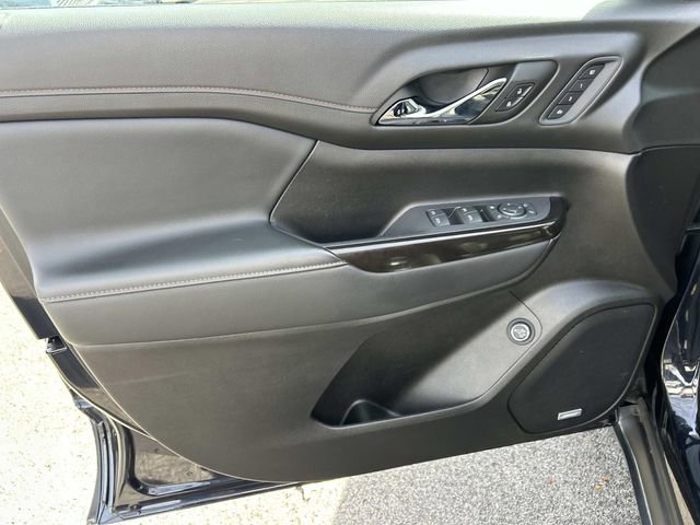 Used 2022 GMC Acadia AT4 w/ Preferred Package image 18