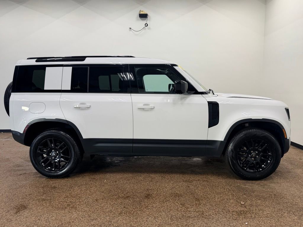 Used 2025 Land Rover Defender 110 S image 7