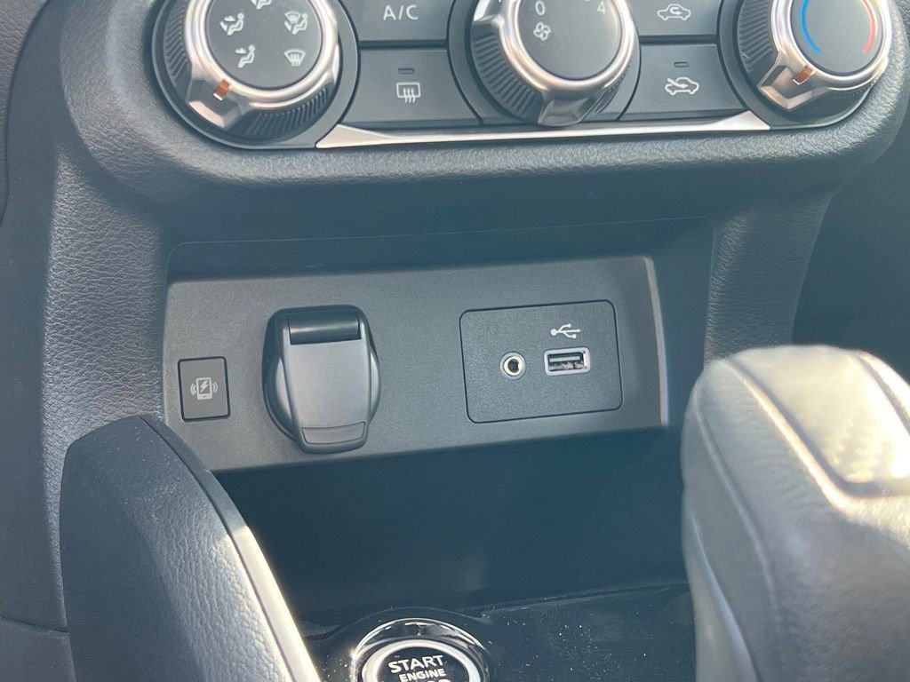 New 2025 Nissan Versa SV w/ Trunk Package image 27