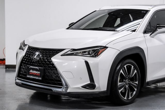 Used 2019 Lexus UX 200 w/ Premium Package FWD image 10