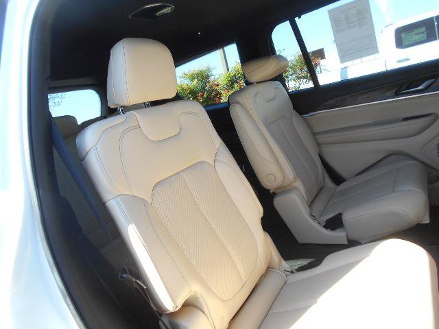 Used 2024 Jeep Grand Cherokee L Limited AWD/4WD image 20