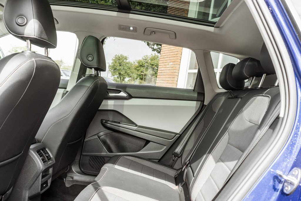 Used 2022 Volkswagen Taos SE image 24