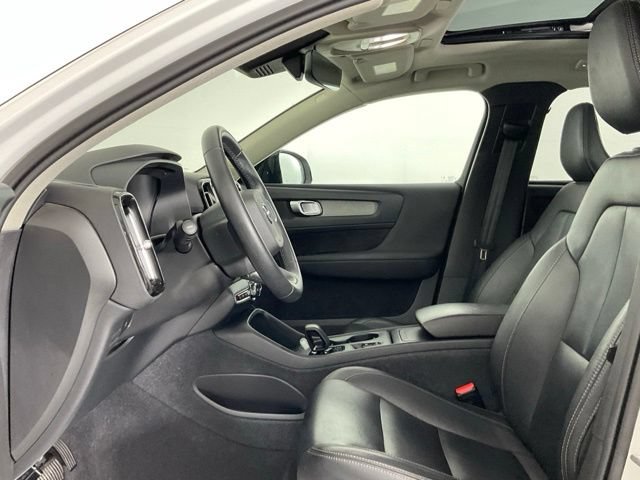 Used 2024 Volvo XC40 B5 Core AWD/4WD image 10