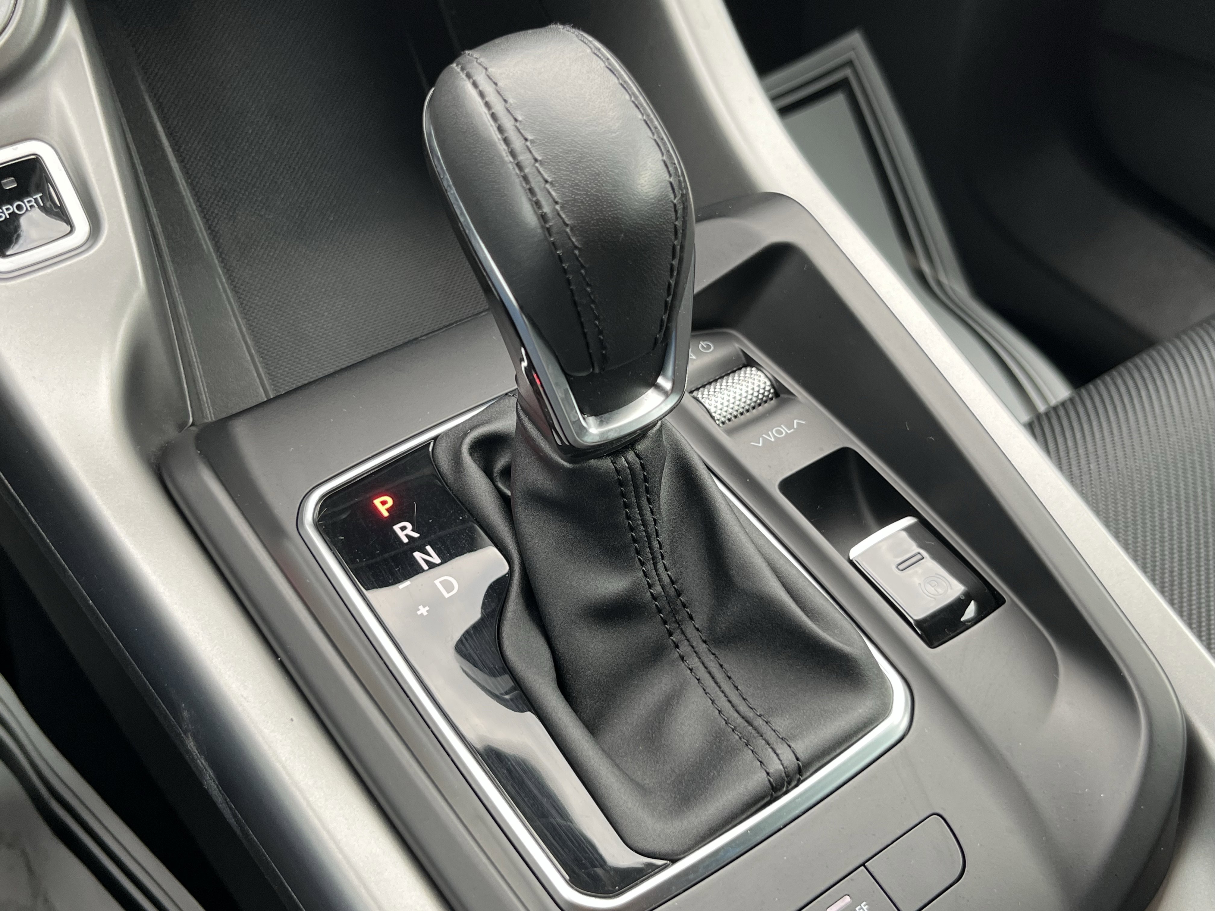 Used 2024 Dodge Hornet R/T w/ Tech Pack w/o Parking image 27