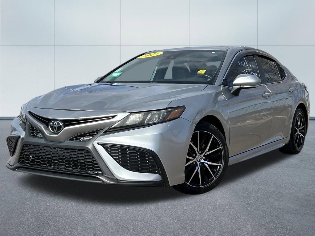 Used 2022 Toyota Camry SE image 1
