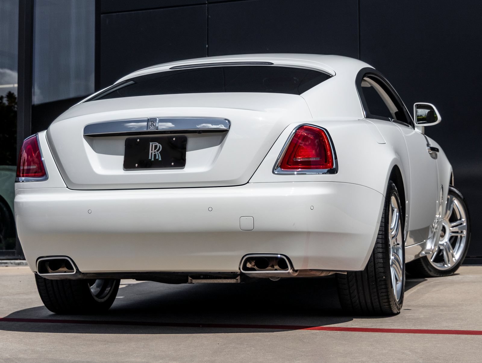 Used 2018 Rolls-Royce Wraith RWD image 3