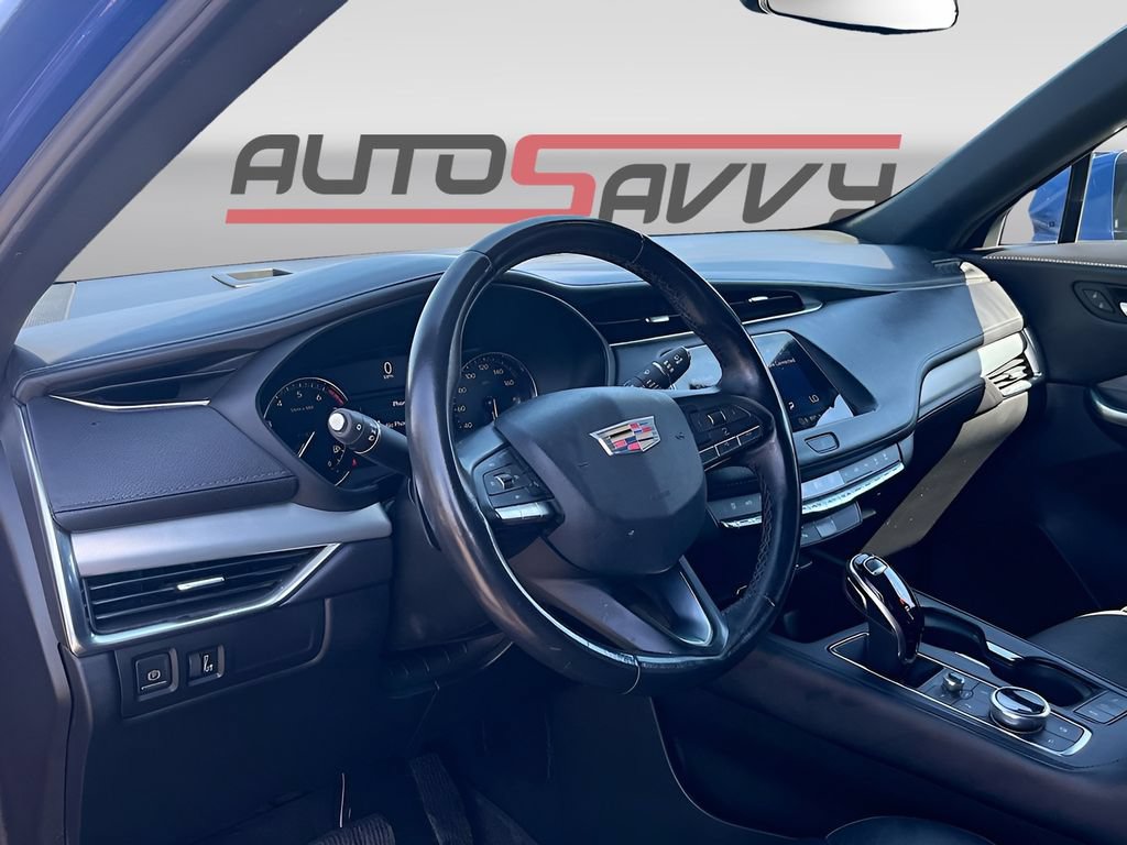 Used 2022 Cadillac XT4 Premium Luxury w/ Safety Alert Package FWD image 9