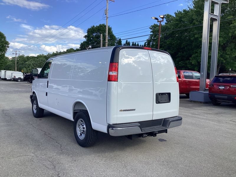 New 2026 Chevrolet Express 3500 w/ Driver Convenience Package RWD image 5