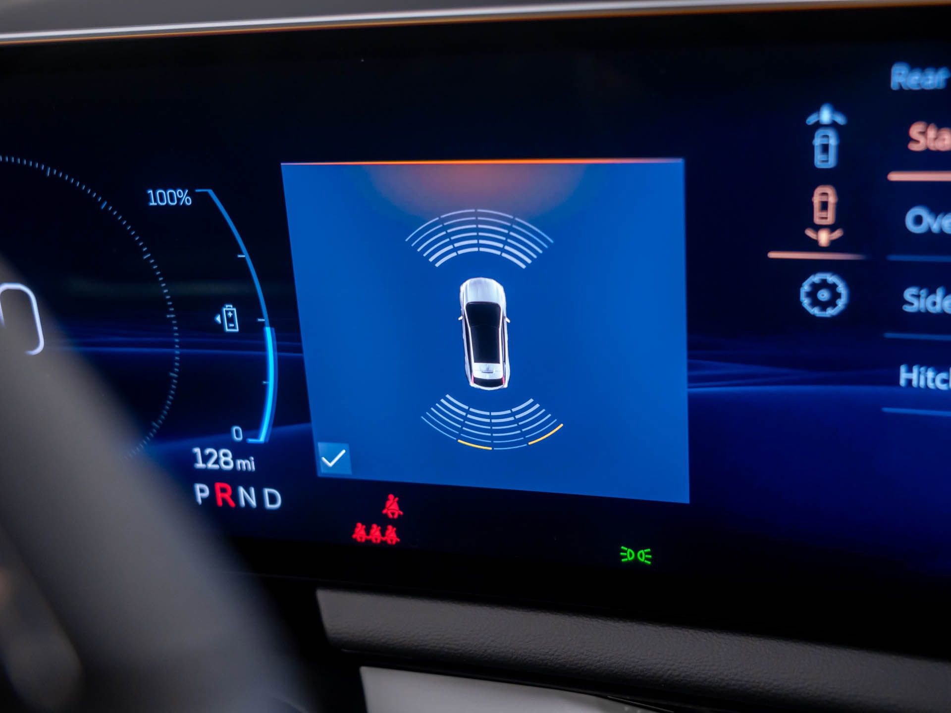 Used 2025 Cadillac Optiq Sport 2 w/ LPO, Floor Liner Package image 31