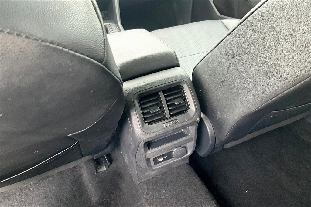 Used 2020 Volkswagen Tiguan SE R-Line image 28