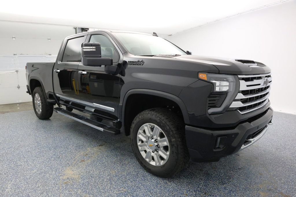 Used 2024 Chevrolet Silverado 2500 High Country w/ High Country Premium Package image 2