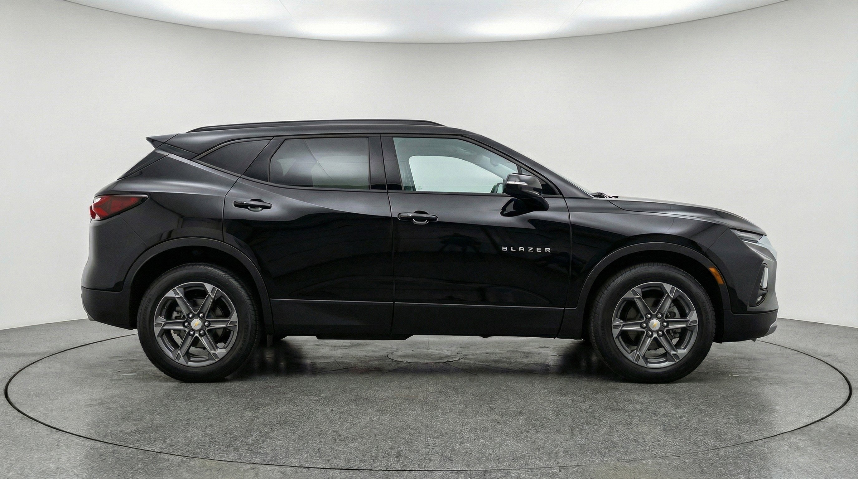 Used 2025 Chevrolet Blazer LT FWD image 11
