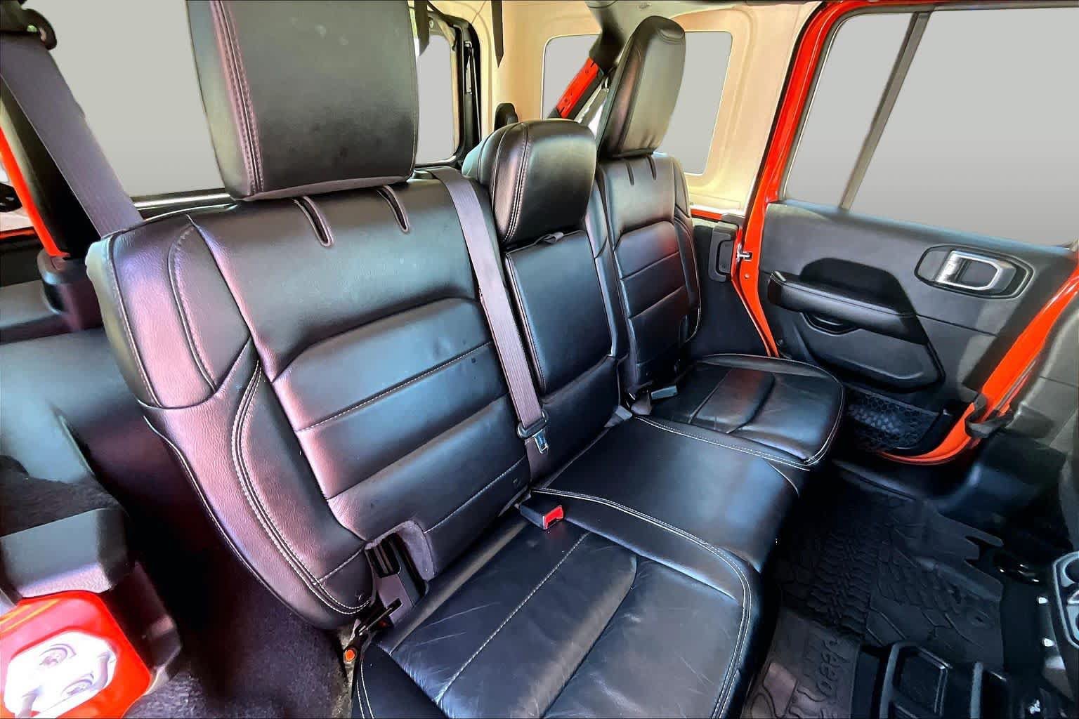 Used 2018 Jeep Wrangler Unlimited Sahara AWD/4WD image 20