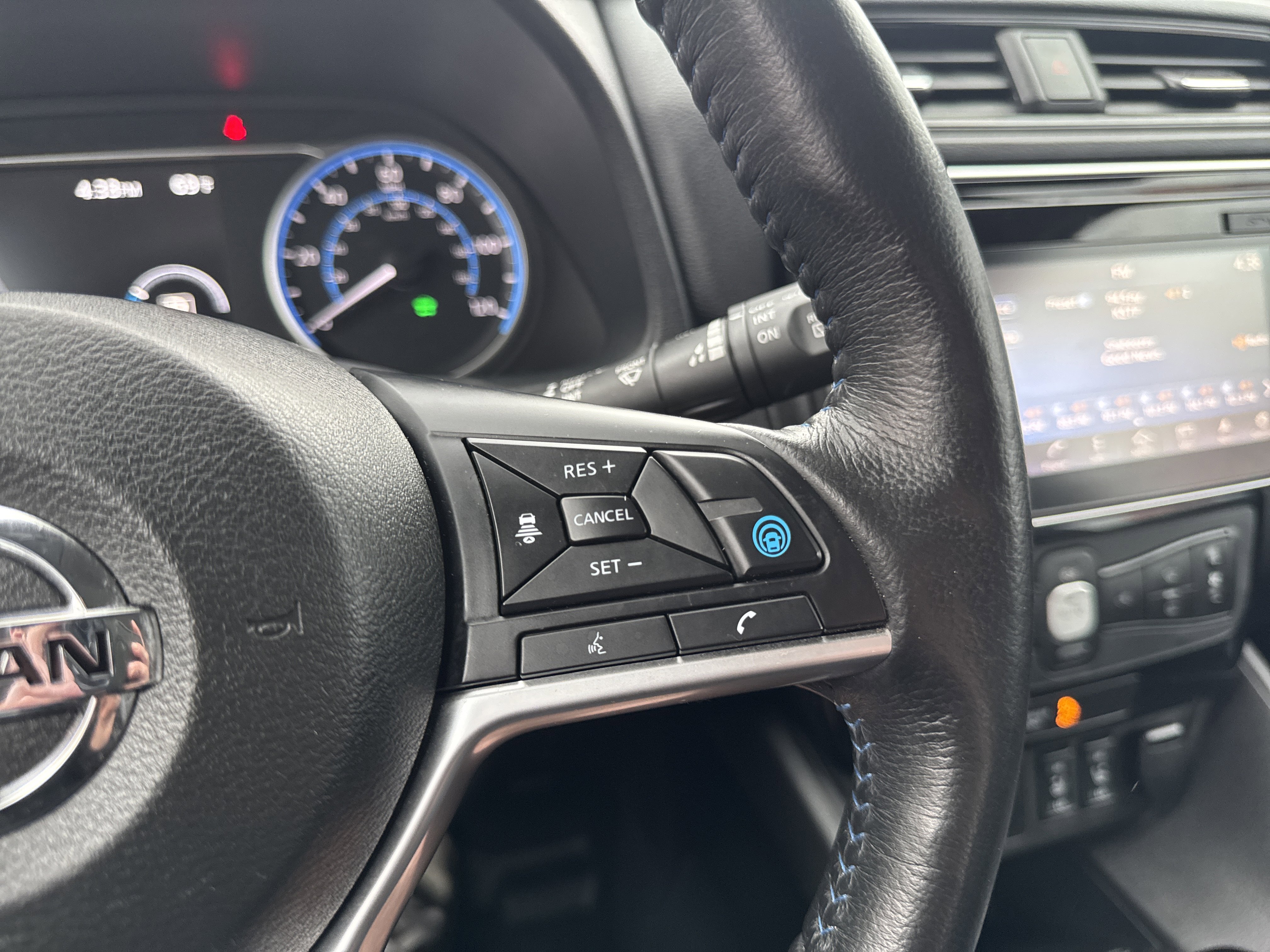 Used 2019 Nissan Leaf SL w/ SL Technology Package FWD image 24