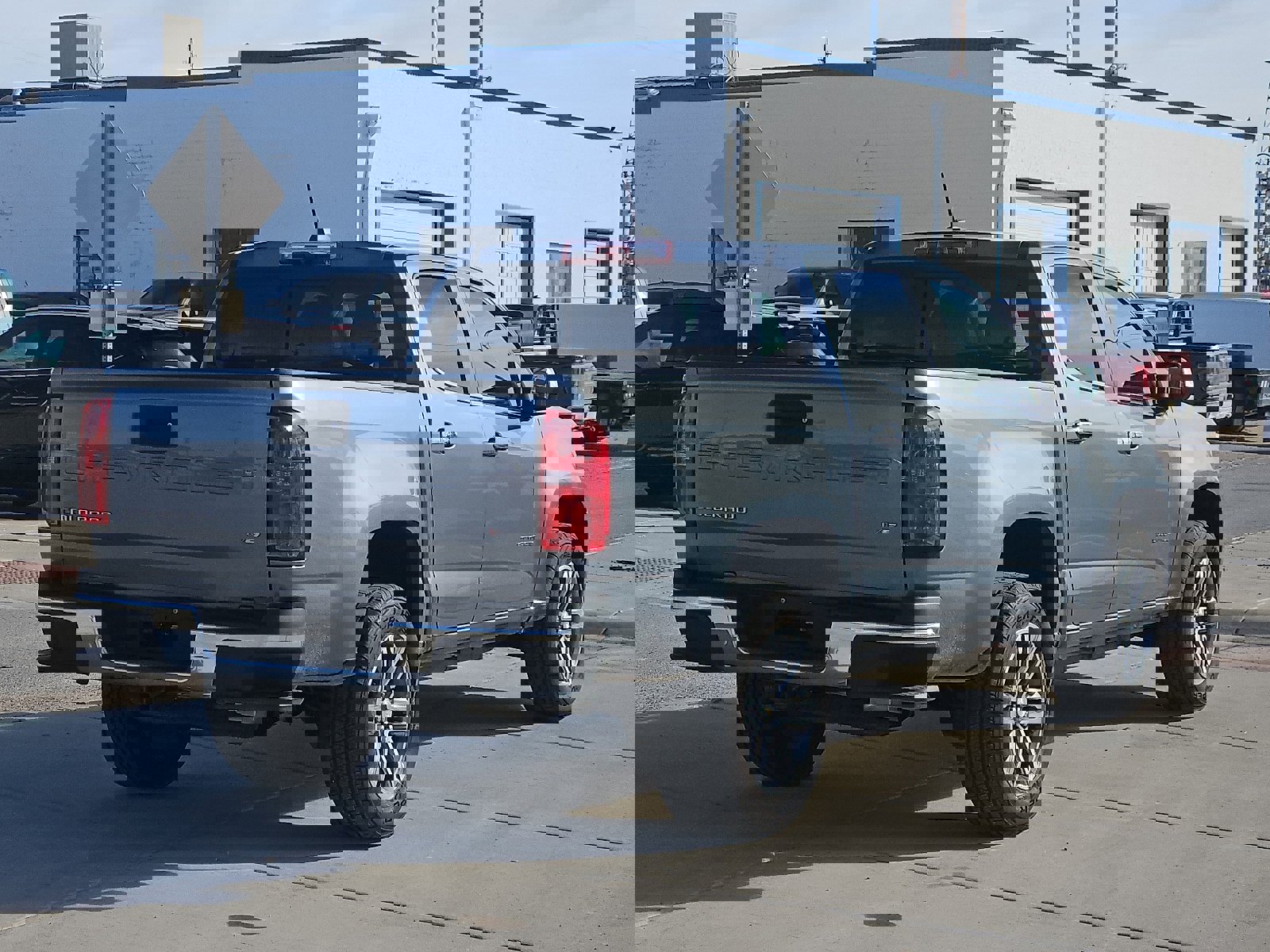 Used 2022 Chevrolet Colorado LT w/ Luxury Package image 4