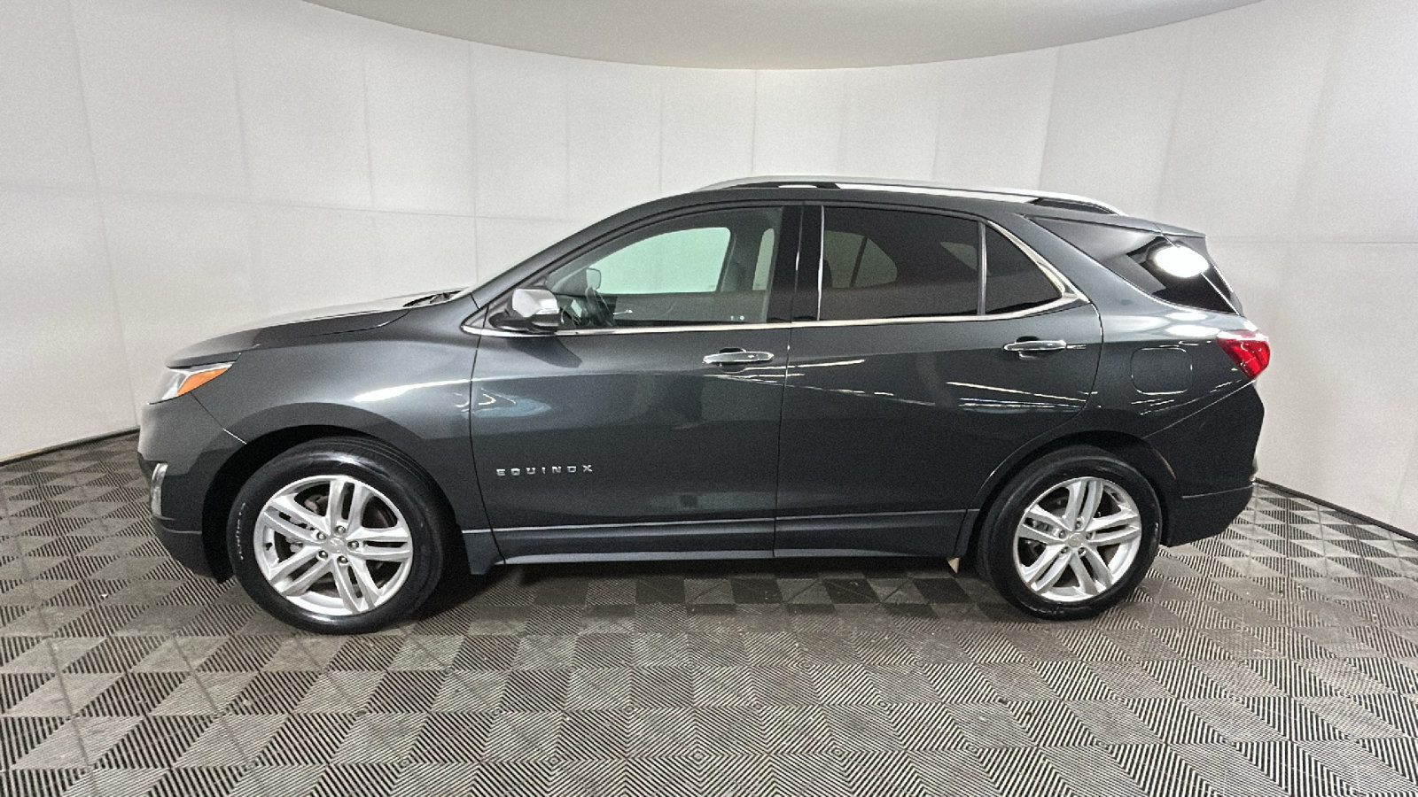 Used 2019 Chevrolet Equinox Premier AWD/4WD image 7