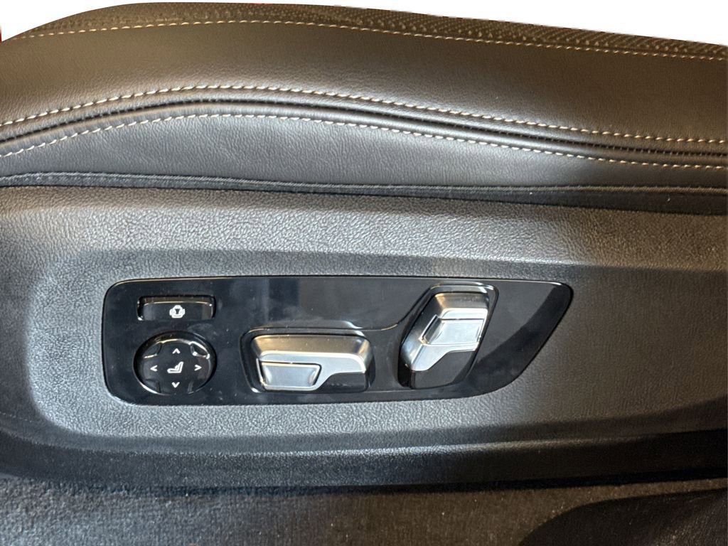 New 2026 BMW X6 M60i w/ Executive Package image 25