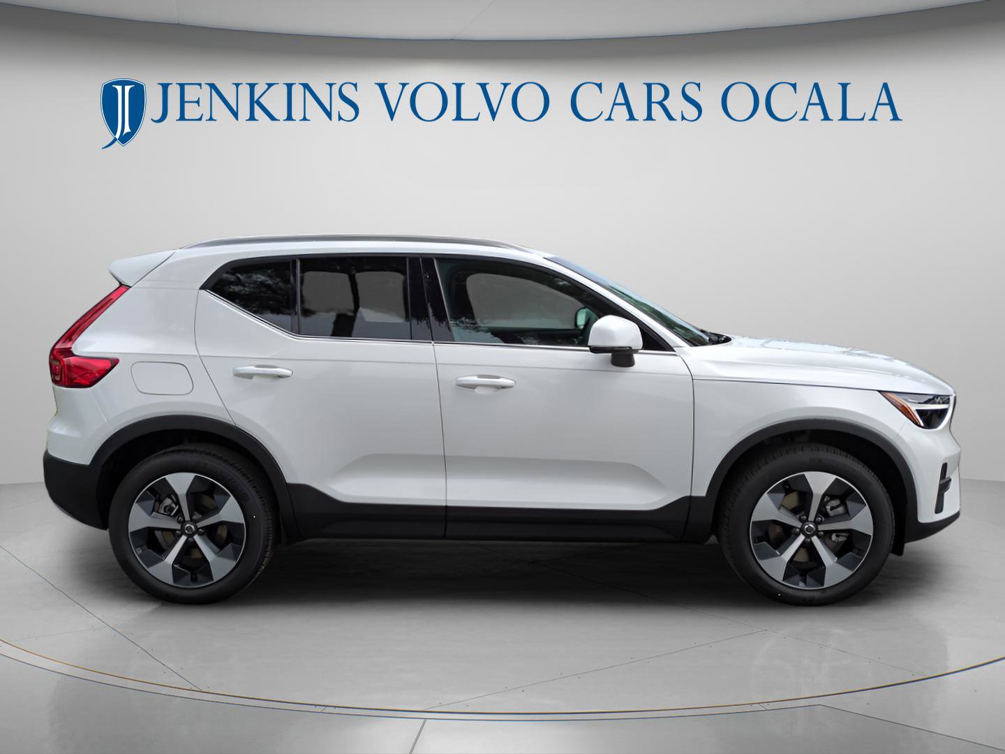 New 2025 Volvo XC40 B5 Core w/ Protection Package Premier image 3