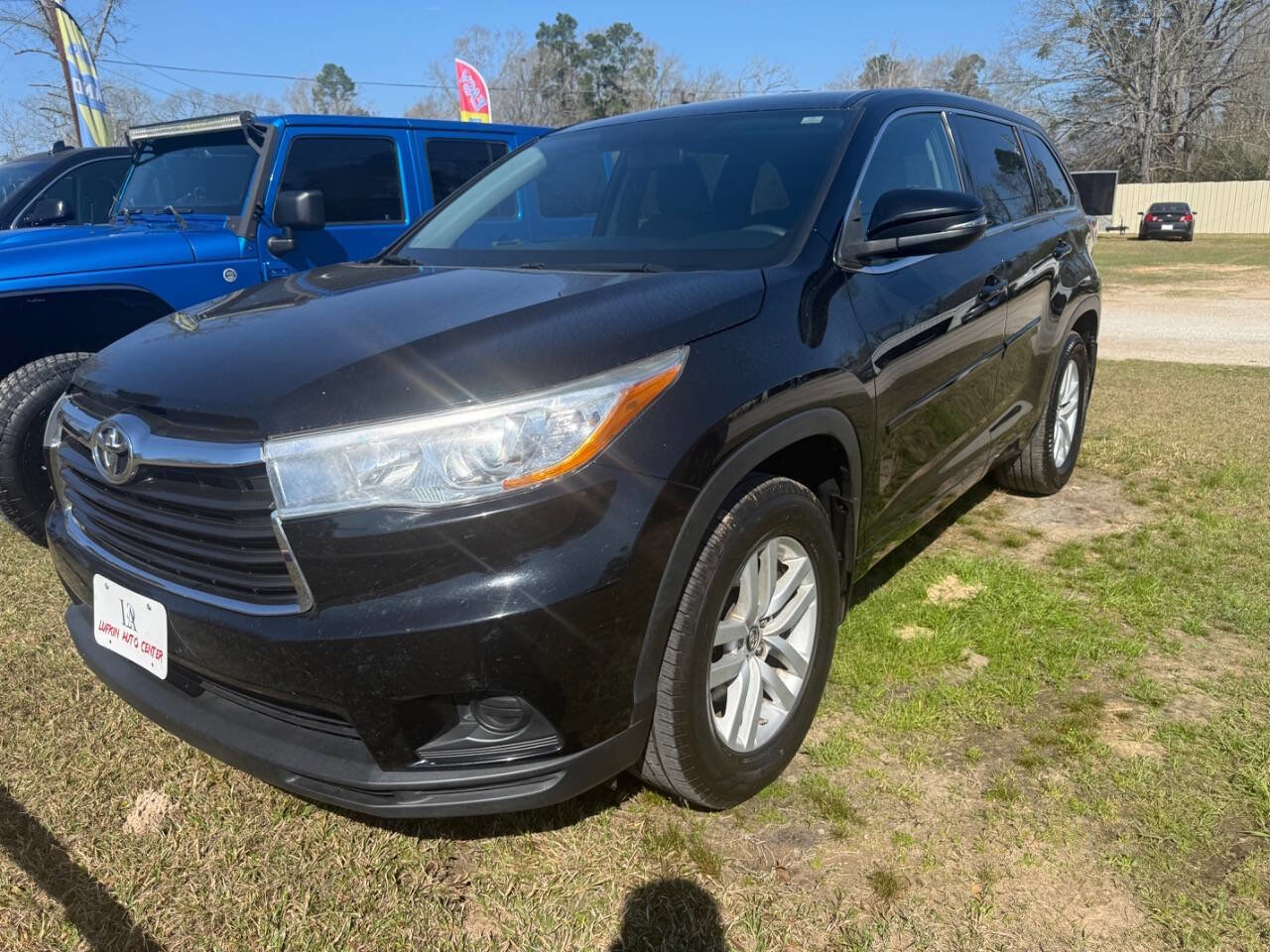 Used 2016 Toyota Highlander LE image 2