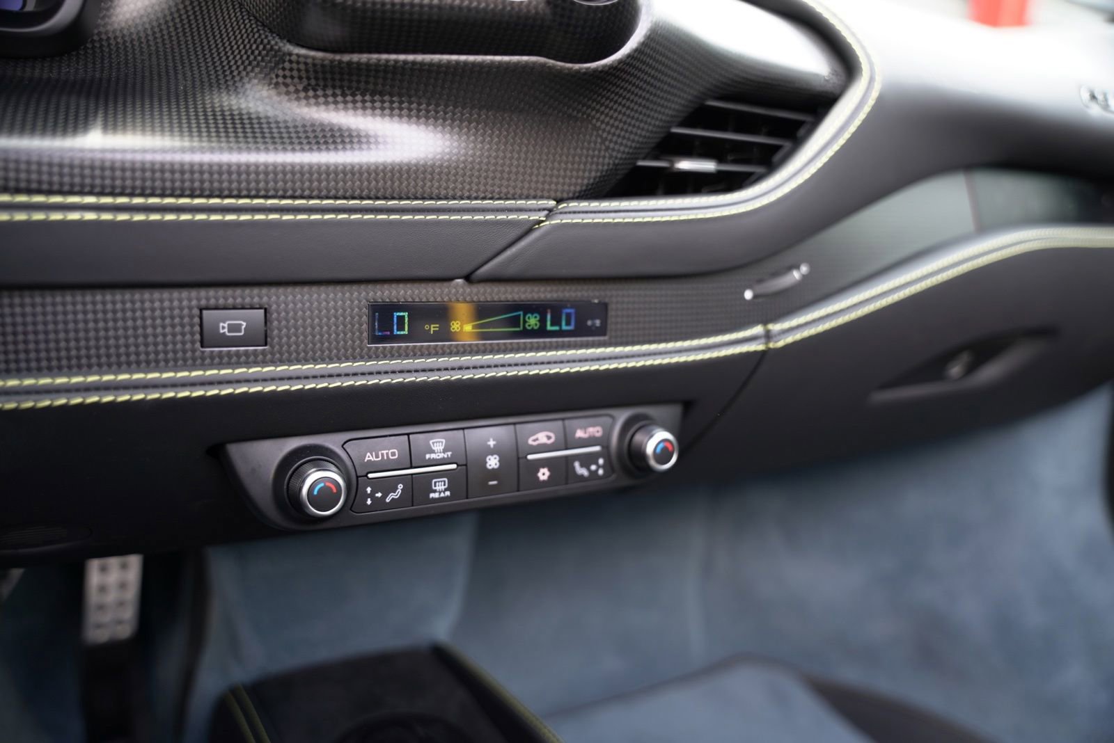 Used 2022 Ferrari F8 Tributo RWD image 22