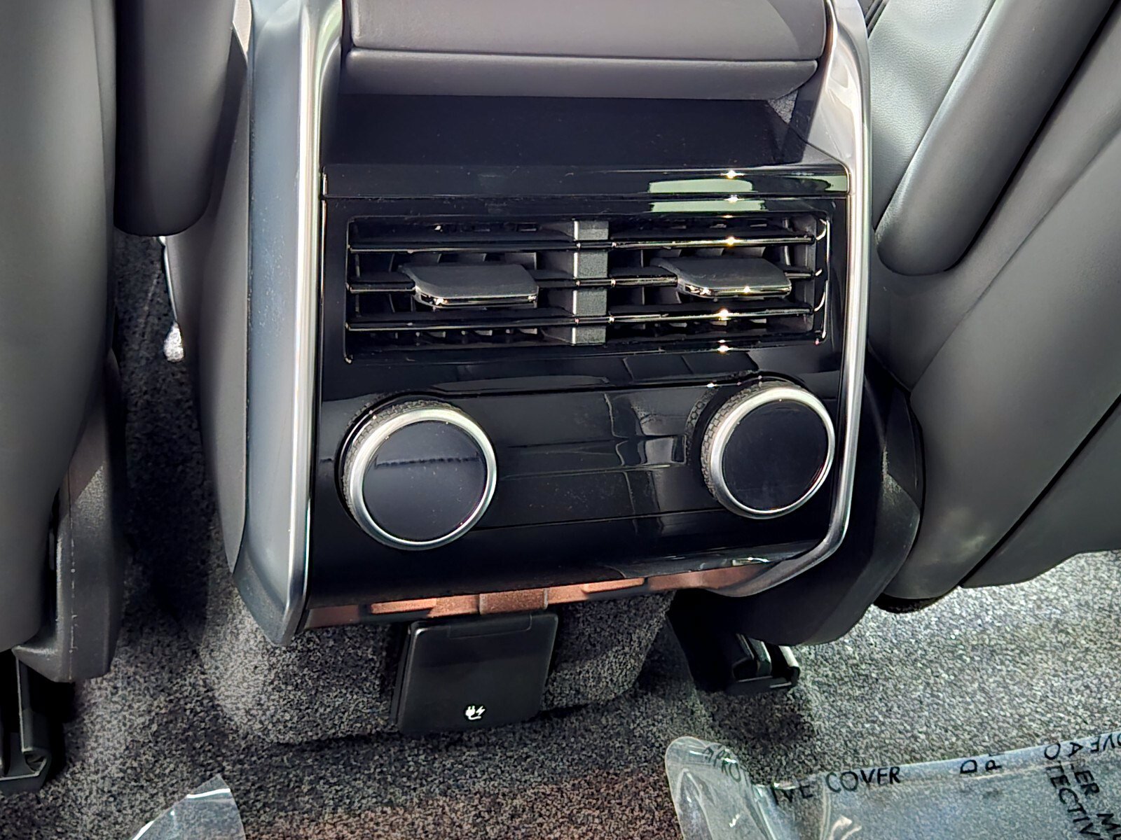 New 2026 Land Rover Range Rover SE AWD/4WD image 14
