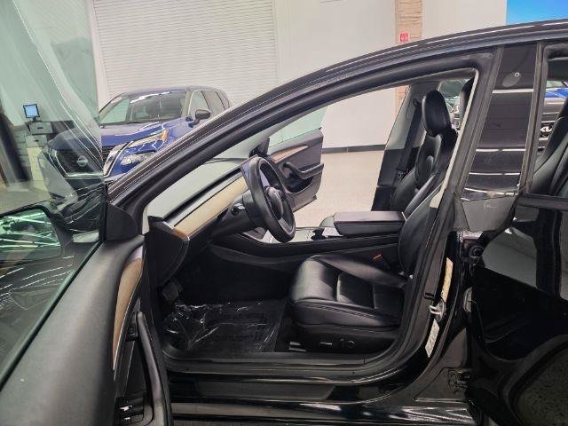 Used 2022 Tesla Model 3 Standard Range RWD image 27