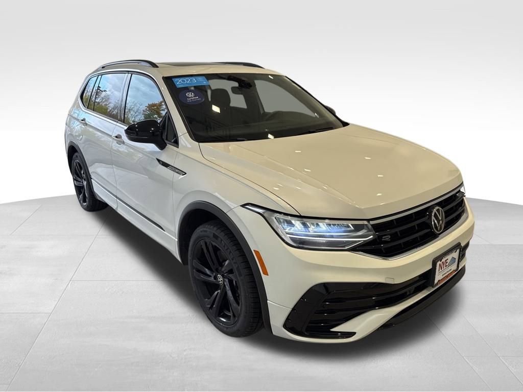 Used 2023 Volkswagen Tiguan SE R-Line image 9