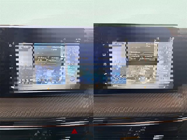 Used 2025 Nissan Kicks SR w/ SR Premium Package image 17