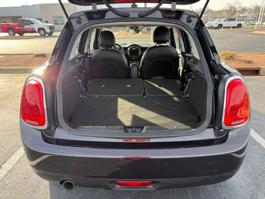 Used 2015 MINI Cooper 4-Door Hardtop image 12