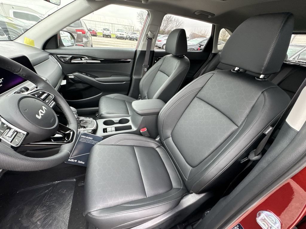 Used 2026 Kia Seltos SX w/ SX Sunroof Package image 11