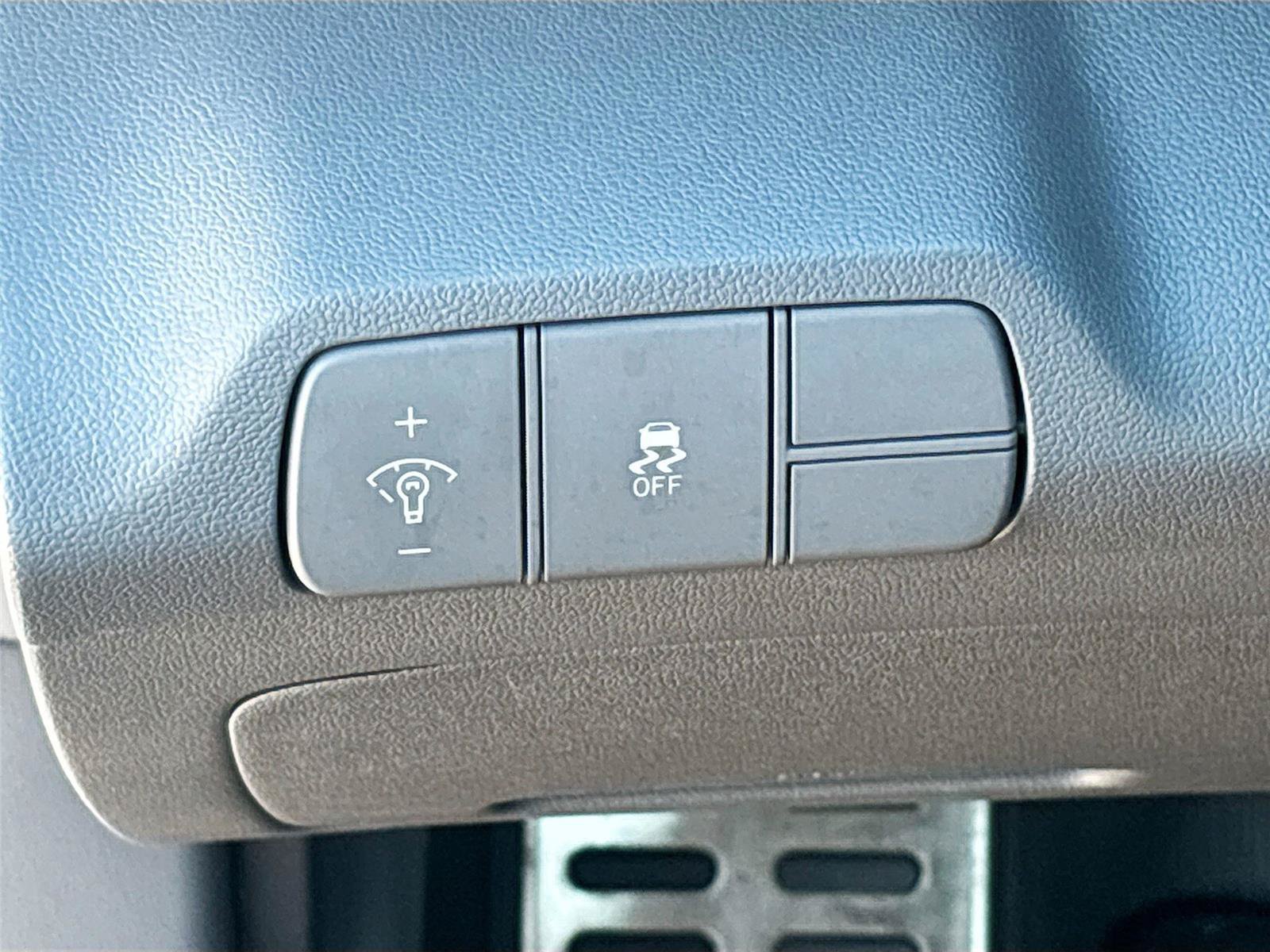 Certified 2025 Hyundai Elantra Sport FWD image 14
