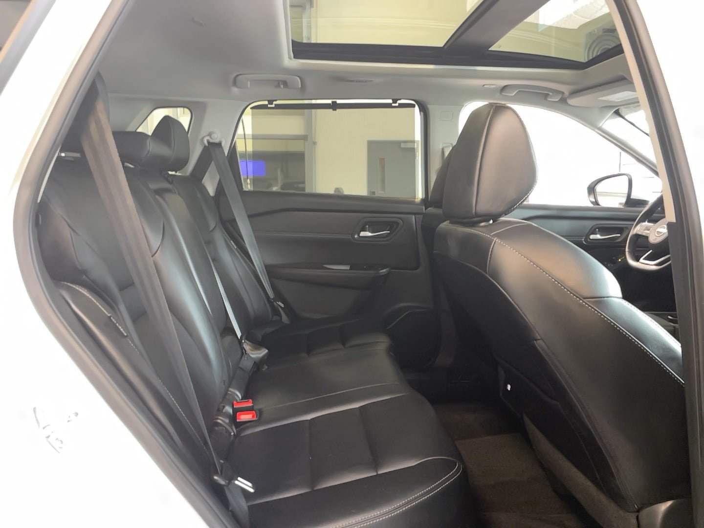 Used 2024 Nissan Rogue SL w/ SL Premium Package AWD/4WD image 23