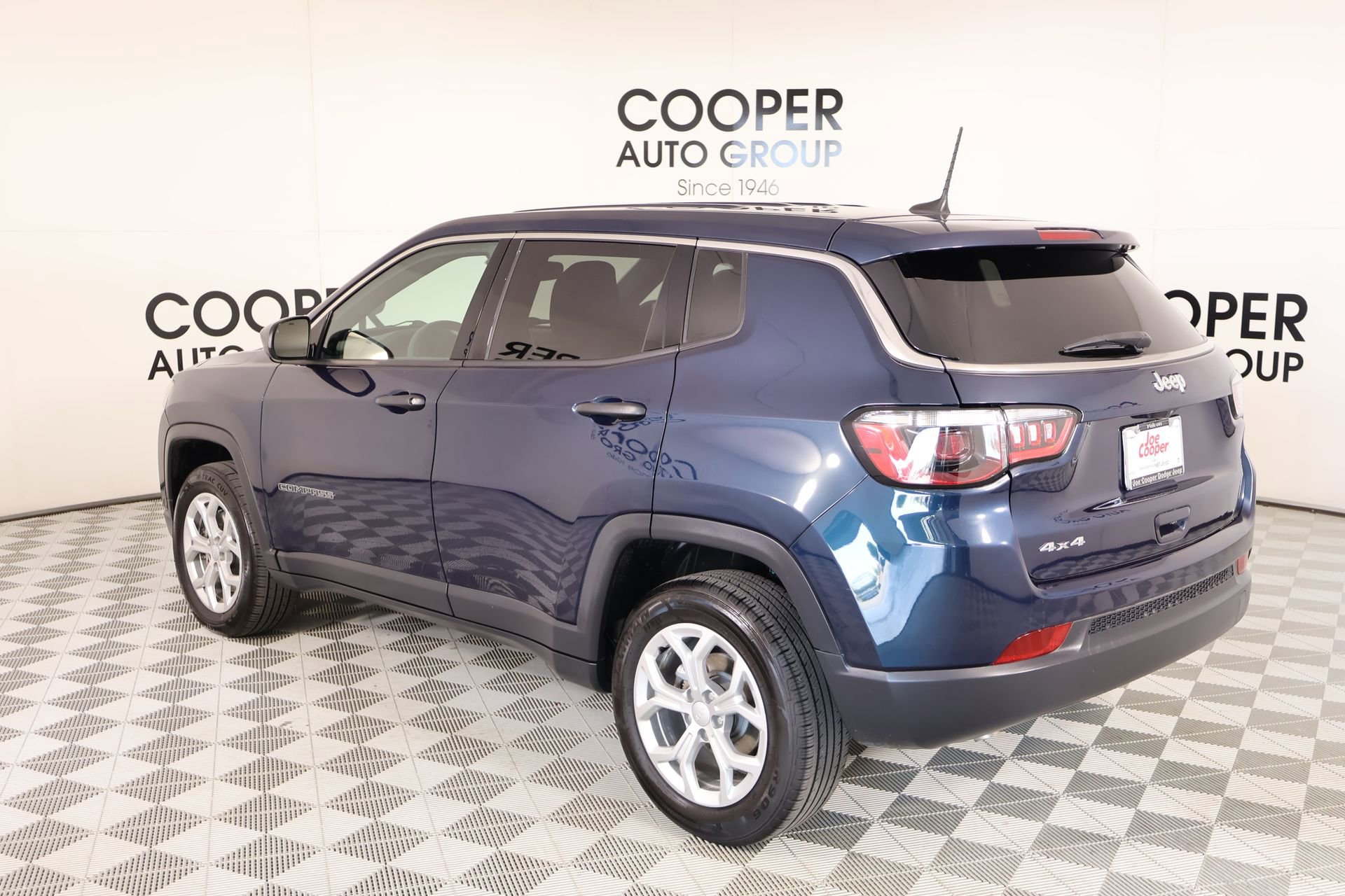 Used 2024 Jeep Compass Sport AWD/4WD image 21