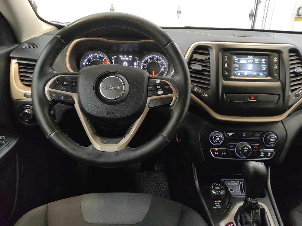 Used 2016 Jeep Cherokee Sport w/ Cold Weather Group AWD/4WD image 22