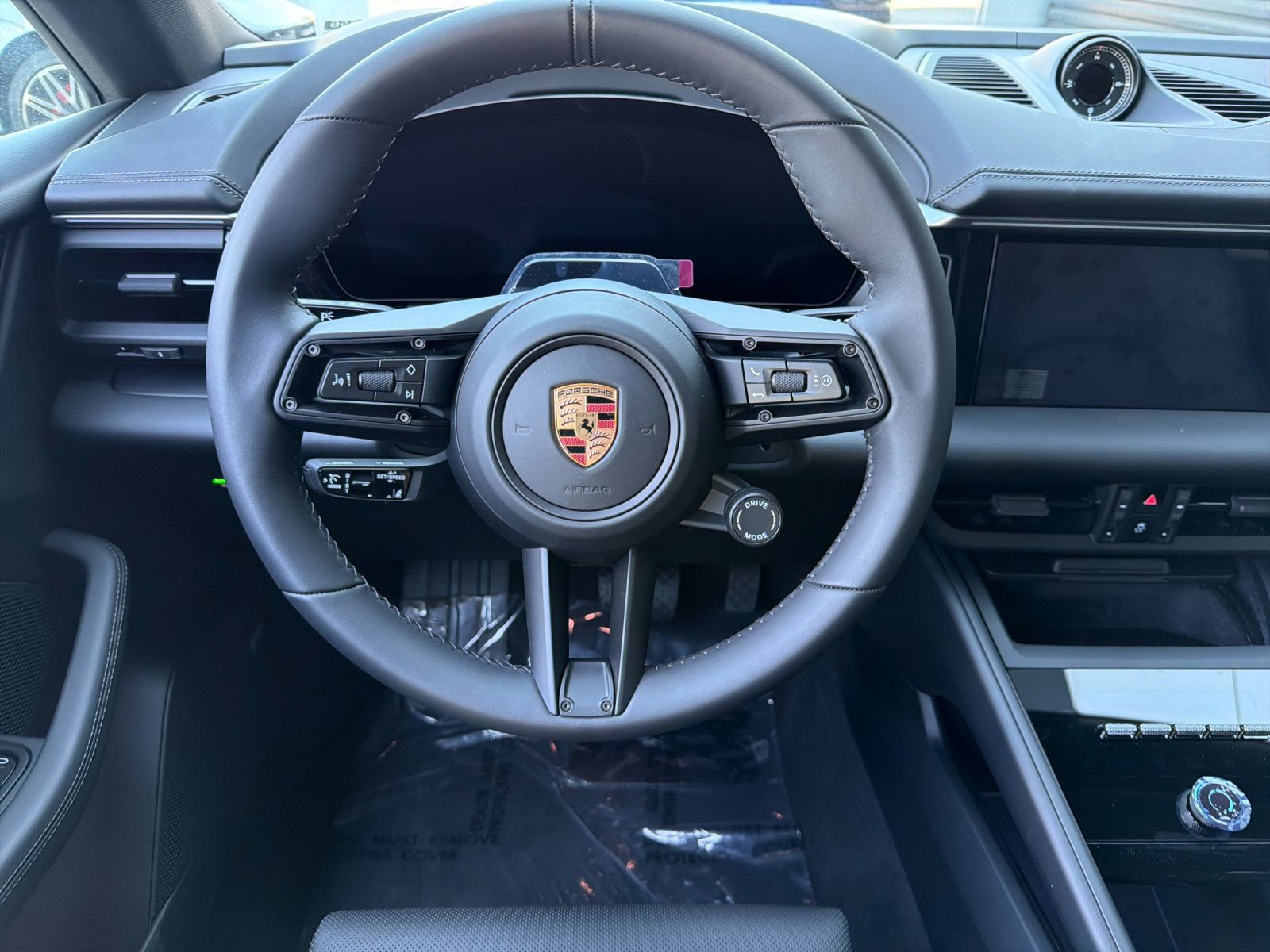 New 2026 Porsche Macan 4 Electric AWD/4WD image 14