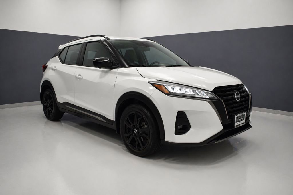 Certified 2022 Nissan Kicks SR w/ Interior Electronics Package FWD image 7