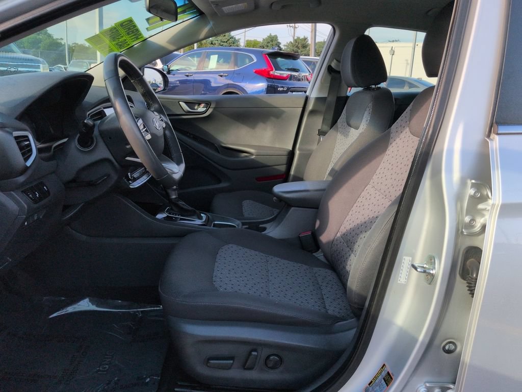 Used 2017 Hyundai Ioniq SEL FWD image 35