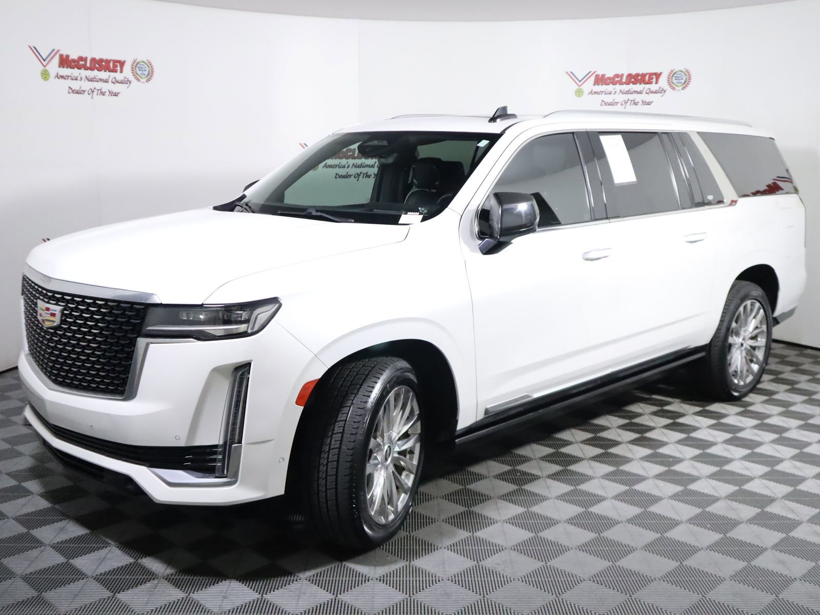 Used 2021 Cadillac Escalade ESV Premium Luxury w/ Driver Assist Tech Package AWD/4WD image 18