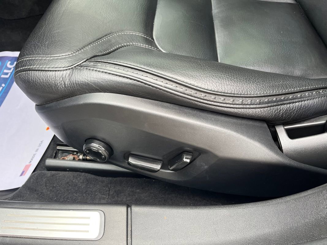 Used 2018 Volvo V90 T5 Cross Country w/ Convenience Package image 9