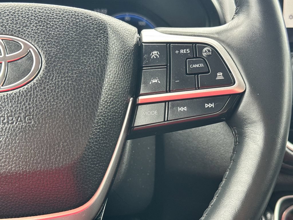 Used 2024 Toyota Grand Highlander AWD image 21