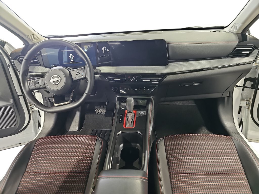 Certified 2026 Nissan Kicks SR w/ SR Premium Package AWD/4WD image 9