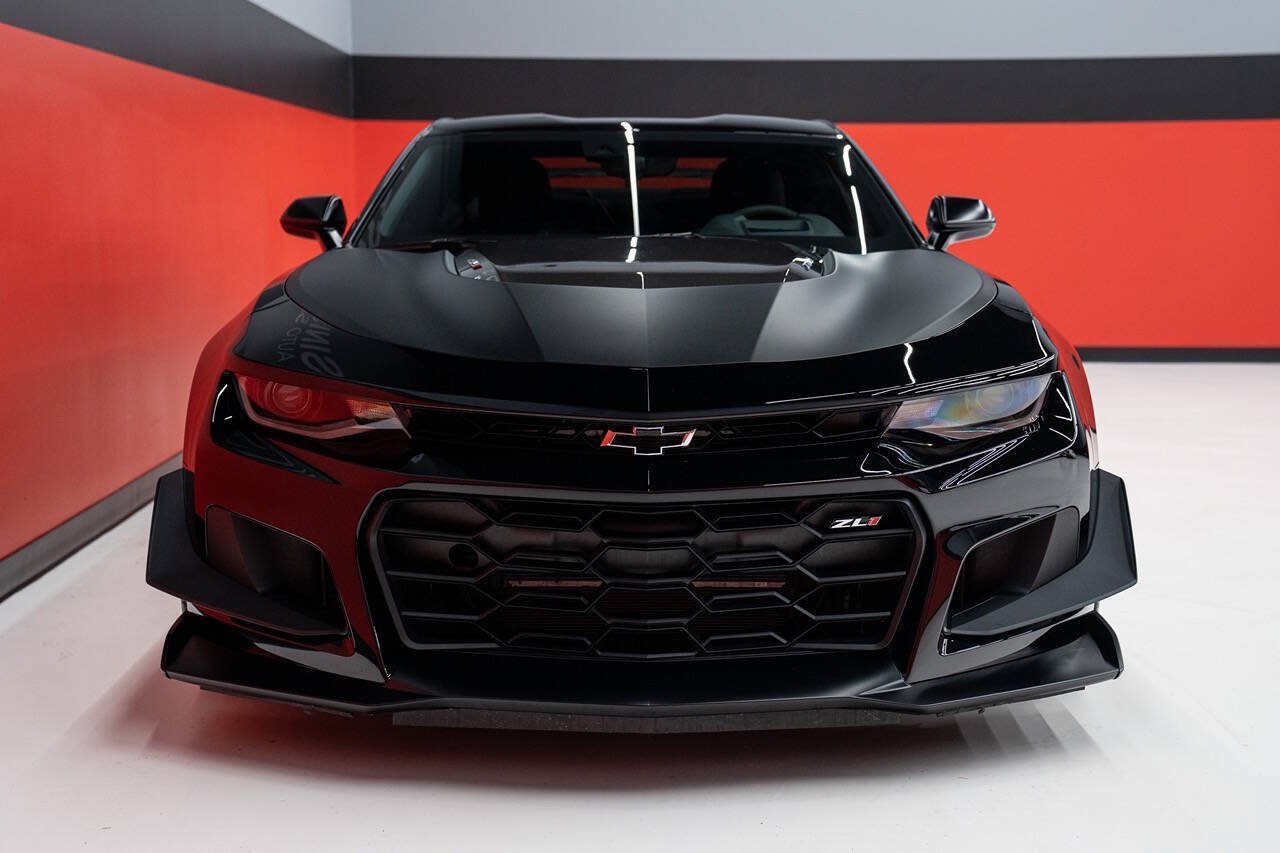 Used 2021 Chevrolet Camaro ZL1 RWD image 17