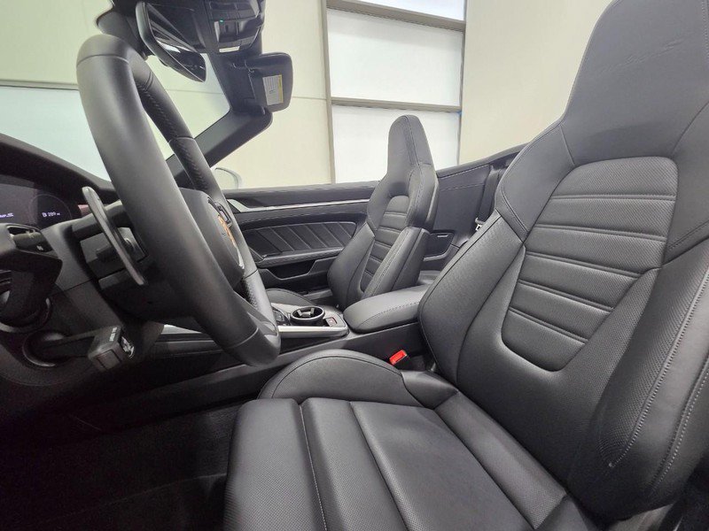 Used 2025 Porsche 911 Turbo AWD/4WD image 5