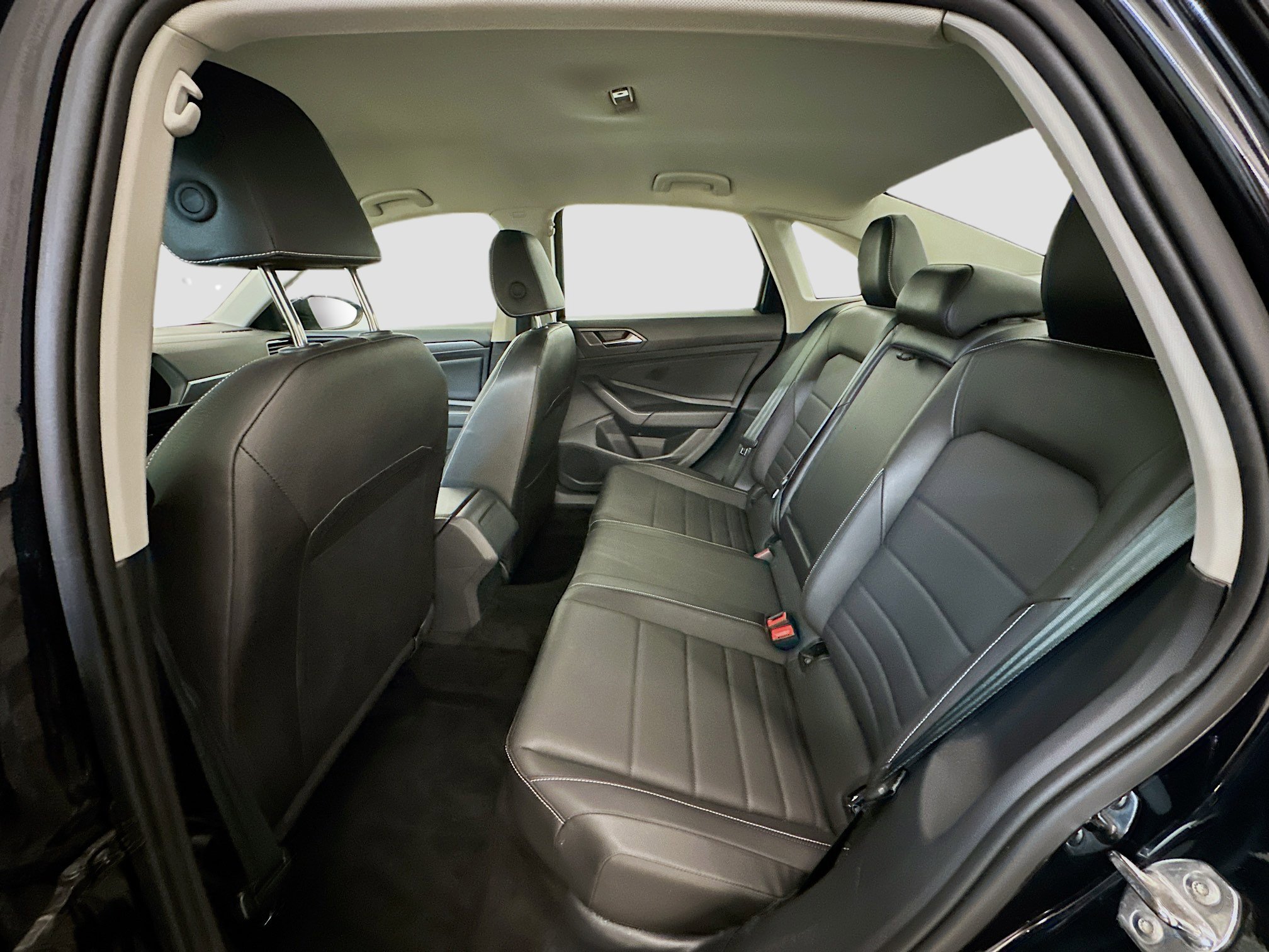 Used 2024 Volkswagen Jetta SE image 28