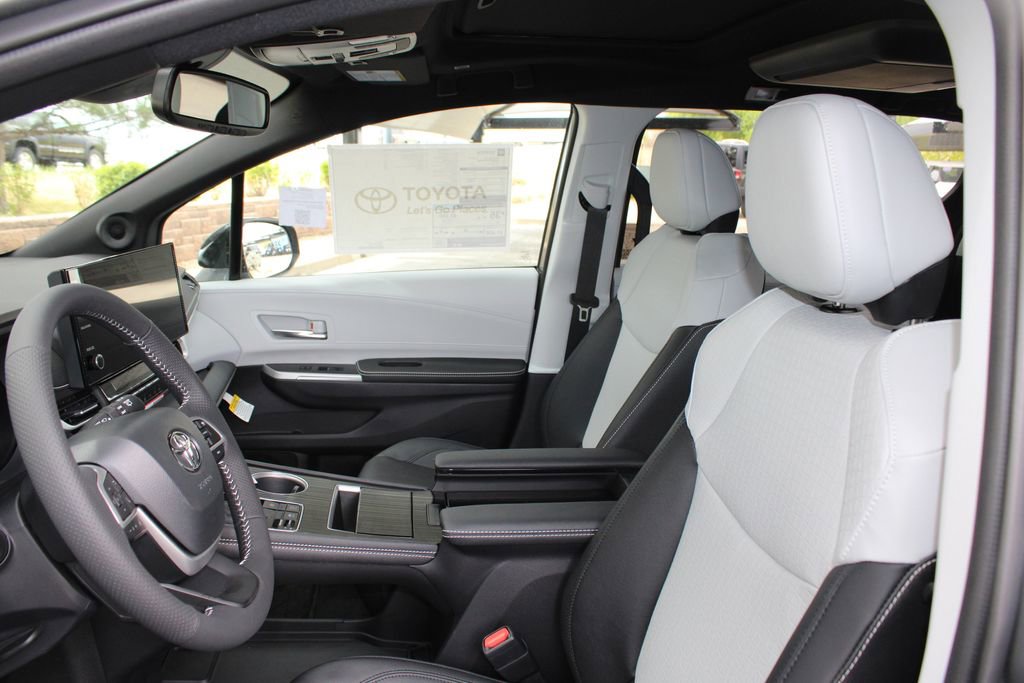 New 2026 Toyota Sienna XSE image 6