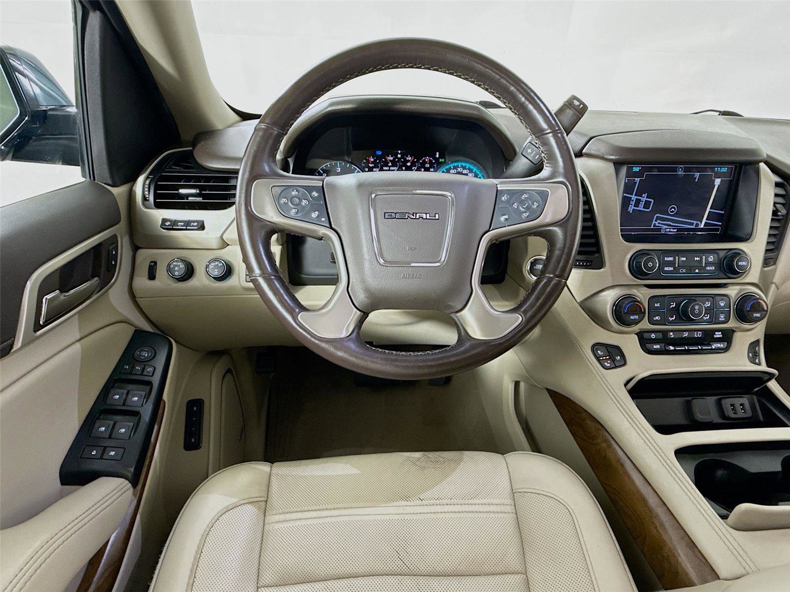 Used 2020 GMC Yukon XL Denali w/ Denali Ultimate Package image 3