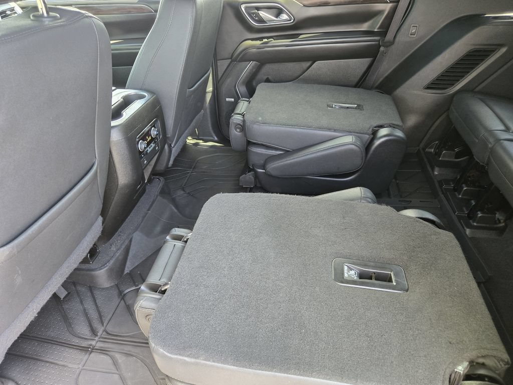 Used 2023 Chevrolet Tahoe Z71 w/ Luxury Package AWD/4WD image 19