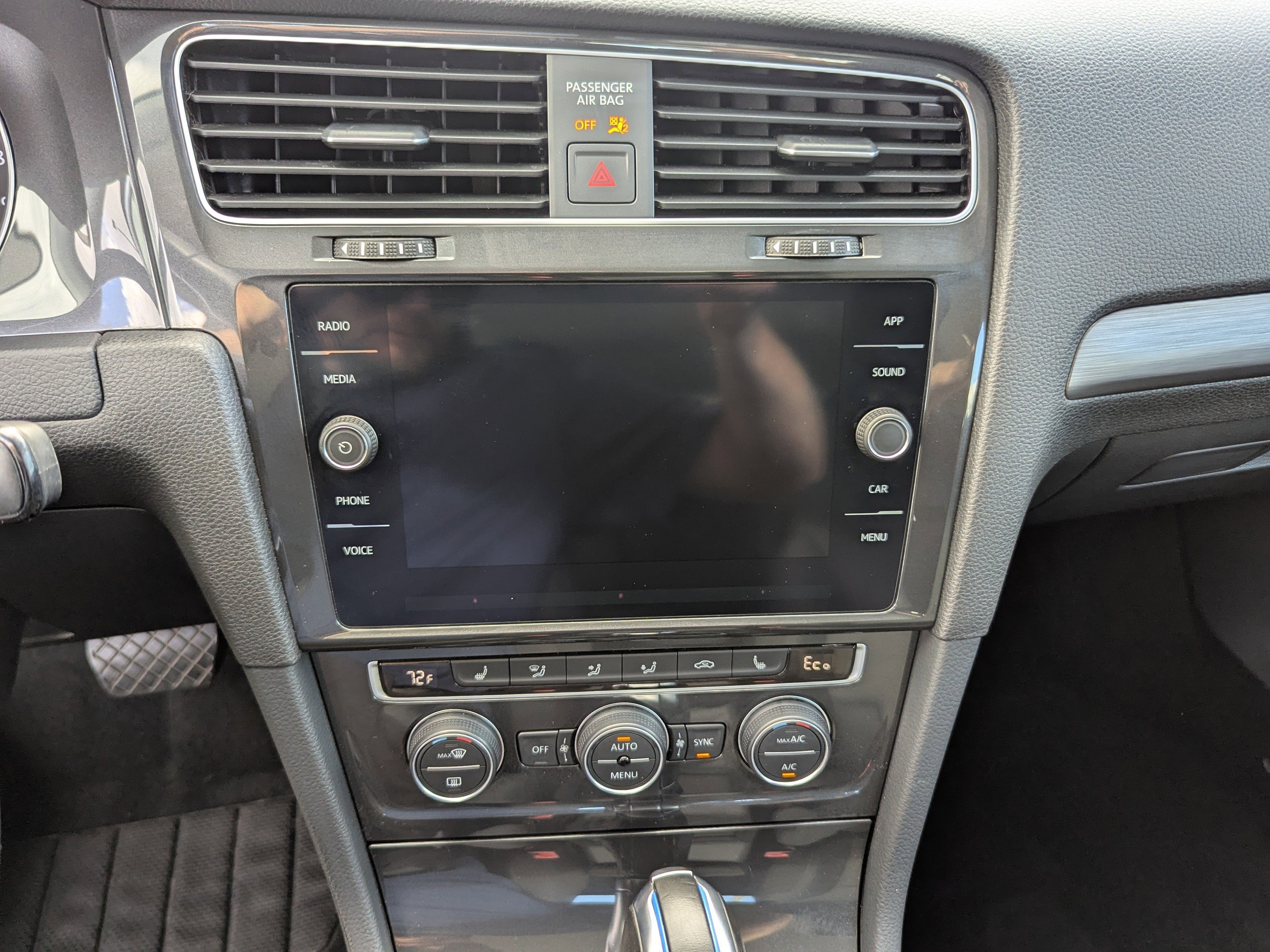 Used 2019 Volkswagen e-Golf SE w/ Driver Assistance Package image 17